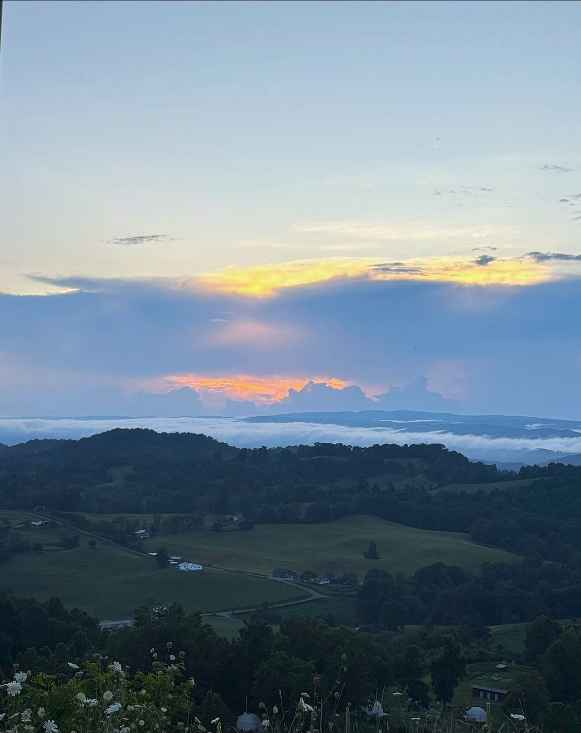 Sunset view over Carven Hills Virginia before stargazing night begins